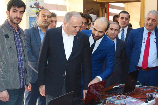 Bilim Sanayi ve Teknoloji Bakanı Dr. Faruk ÖZLÜ'nün Serhat Akademiyi Ziyareti - Foto 7